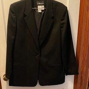 Sag Harbor Elegant Black Blazer